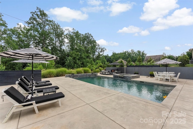 17514 Julees Walk Ln, Davidson, NC 28036 - view of swimming pool featuring a patio and a pool with connected hot tub