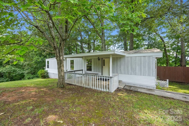 18 Progress Ln, Candler, NC 28715 - manufactured / mobile home with a porch