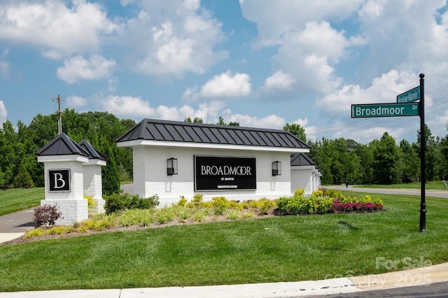 1106 Pomar Cir, Waxhaw, NC 28173 - community sign featuring a lawn