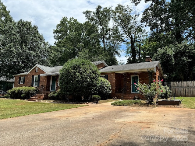402 N Hawthorne St, Mount Holly, NC 28120 - photo 2