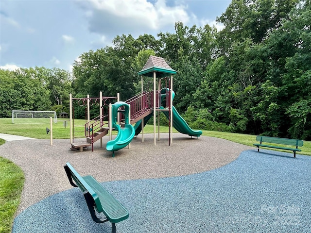 5005 Craftsman Ridge Dr, Matthews, NC 28104 - communal playground featuring a yard