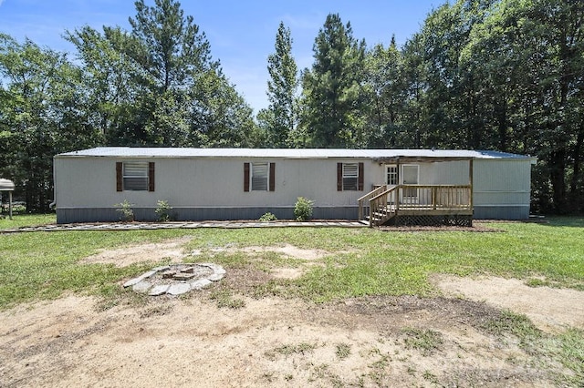 1354 Springwood Ln, Rock Hill, SC 29730 - manufactured / mobile home featuring a front lawn and a deck