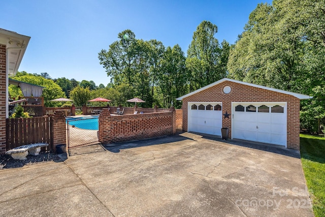 302 Redwood Pl, Lenoir, NC 28645 - view of detached garage