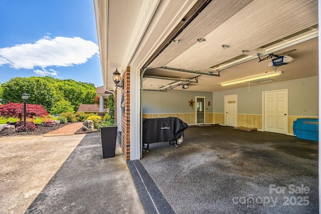 302 Redwood Pl, Lenoir, NC 28645 - garage with a garage door opener