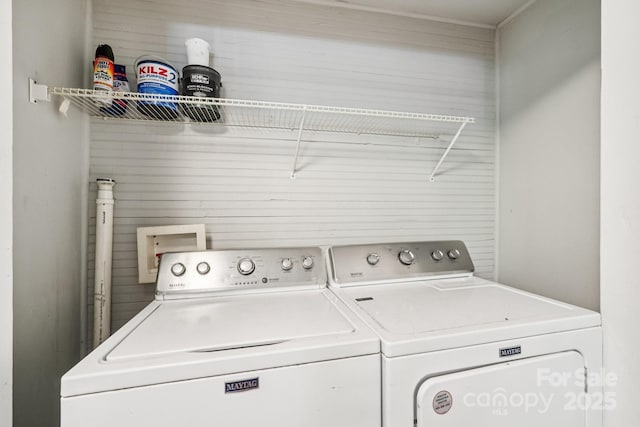 911 Elm St, Kannapolis, NC 28081 - laundry room with washing machine and clothes dryer