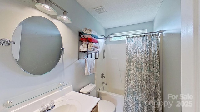 8009 Trotter Rd, Charlotte, NC 28216 - full bathroom featuring shower / tub combo with curtain, vanity, and a textured ceiling
