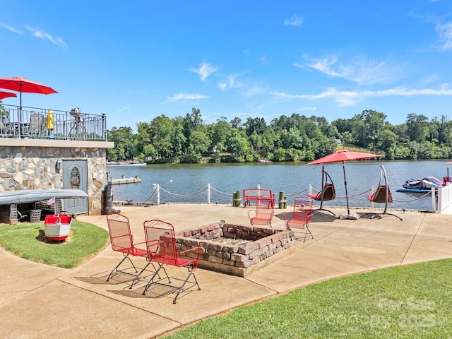 643 Lake Dr Unit 10, Lexington, NC 27292 - view of patio / terrace featuring a water view and a boat dock