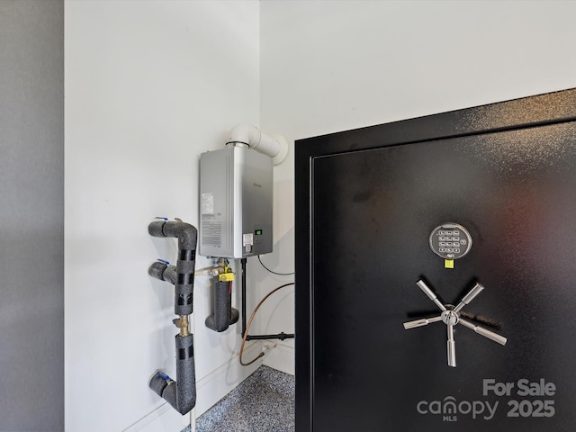 10305 Superb Ln, Charlotte, NC 28215 - detailed view of speckled floor