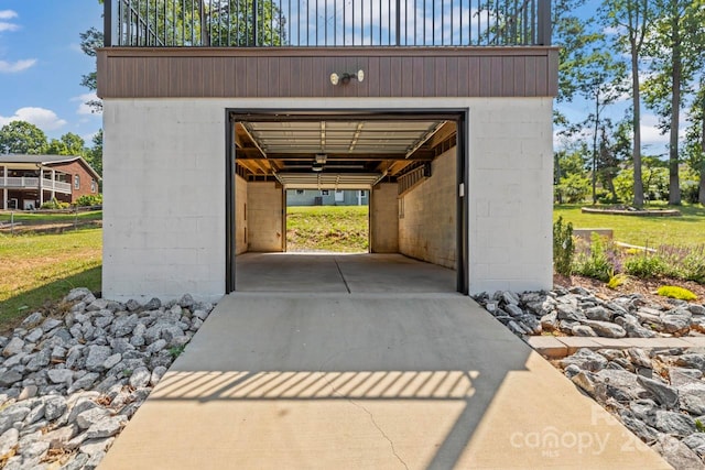 172 Honeydew Cir, Troutman, NC 28166 - garage featuring driveway