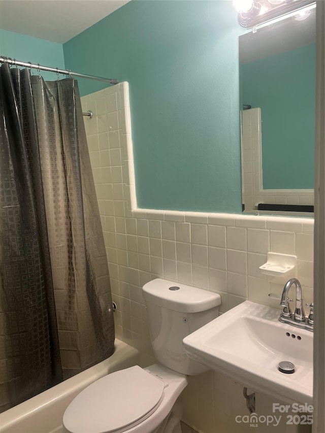 1320 Kings Cir, Shelby, NC 28150 - full bath with tile walls, shower / bath combination with curtain, and backsplash