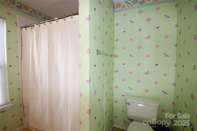 2418 Alaqua Ct, Matthews, NC 28105 - full bathroom featuring toilet and a shower with curtain