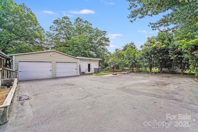 1004 Venus St, Kannapolis, NC 28083 - view of detached garage