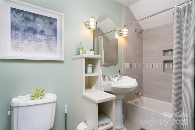 611 Hiawassee Rd, Black Mountain, NC 28711 - bathroom featuring shower / bath combo and vaulted ceiling