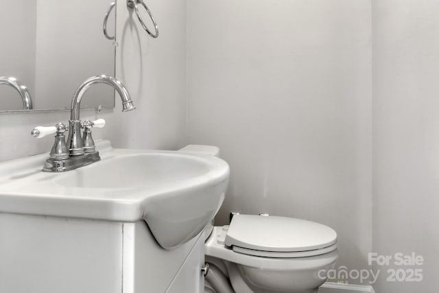 6101 Mcgregor Dr, Charlotte, NC 28227 - bathroom with vanity and toilet