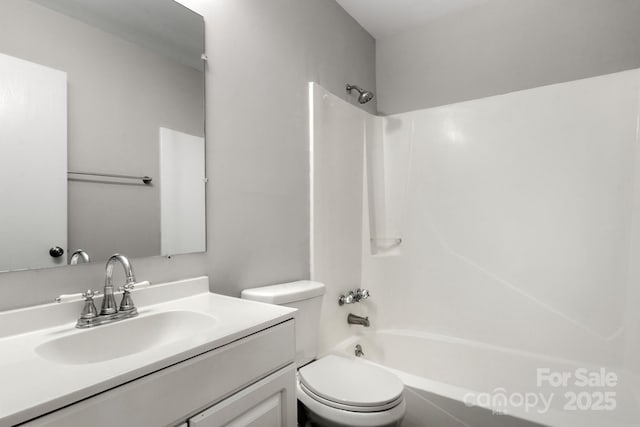 6101 Mcgregor Dr, Charlotte, NC 28227 - full bath featuring washtub / shower combination and vanity