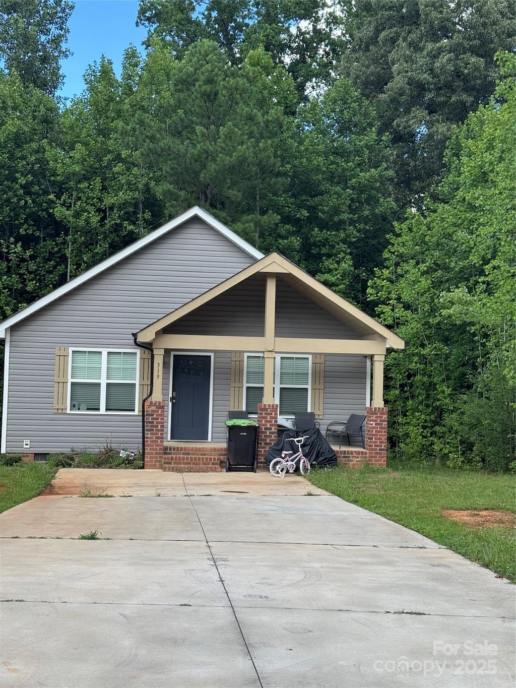 319 E Torbush Dr, Salisbury, NC 28144 - view of front of home featuring a porch