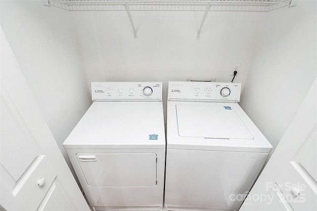 4580 Antelope Ln, Charlotte, NC 28269 - washroom with washing machine and dryer