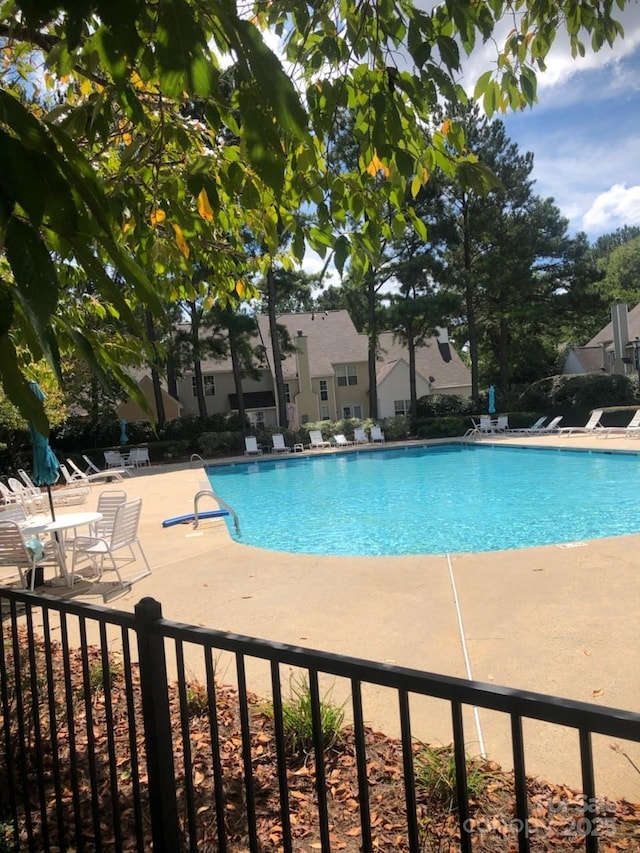 4580 Antelope Ln, Charlotte, NC 28269 - community pool with a patio area