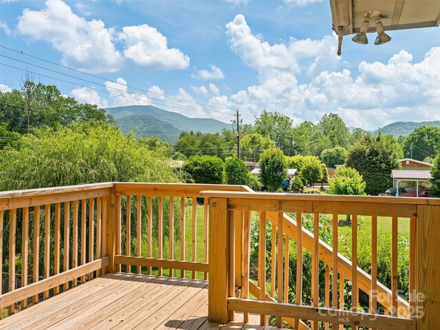 228 Hyatt St, Waynesville, NC 28786 - photo 2