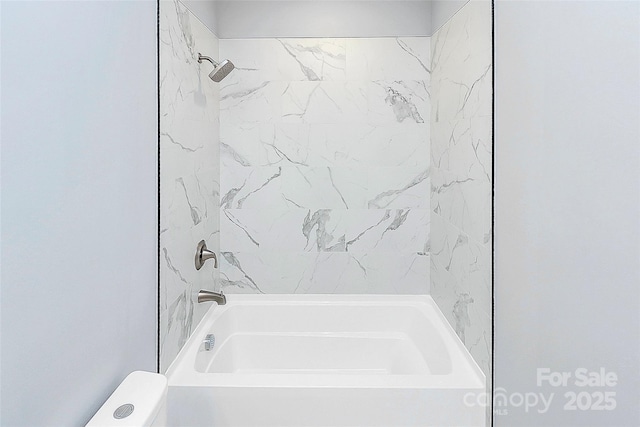 226 N Columbia Ave, Rock Hill, SC 29730 - bathroom featuring toilet and shower / bathtub combination
