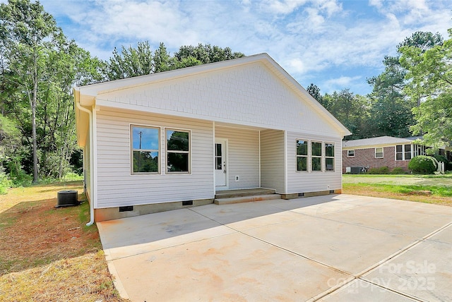 5516 Old York Rd, Rock Hill, SC 29732 - bungalow with crawl space and a patio area