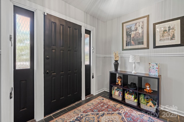 1560 Lafayette Ave, Hudson, NC 28638 - foyer entrance with baseboards