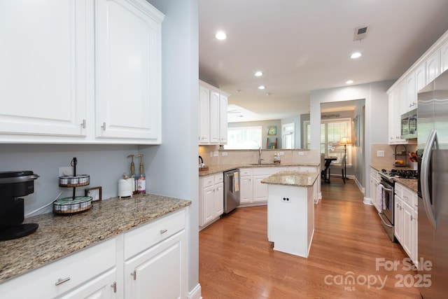 9826 Springholm Dr, Charlotte, NC 28278 - photo 15