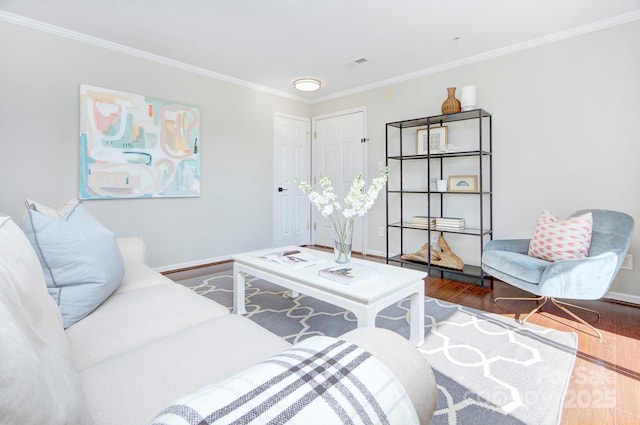 1075 Triece Ln, Charlotte, NC 28215 - living area with wood finished floors and crown molding