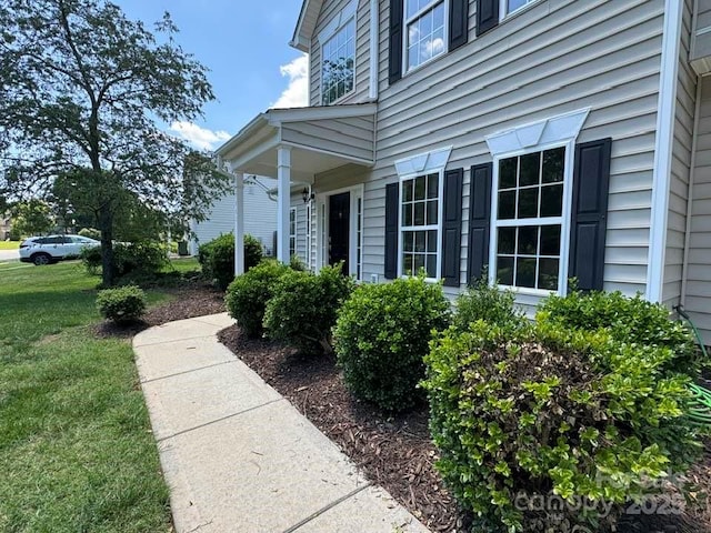7563 Sedgebrook Dr W, Stanley, NC 28164 - entrance to property featuring a yard