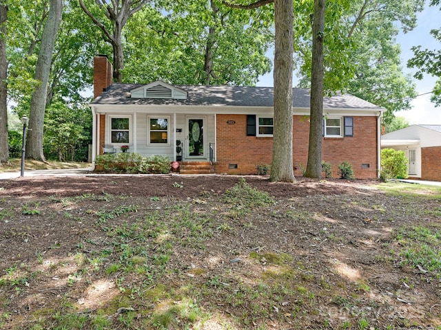 5123 Glenham Dr, Charlotte, NC 28210 - single story home with crawl space, a chimney, and brick siding