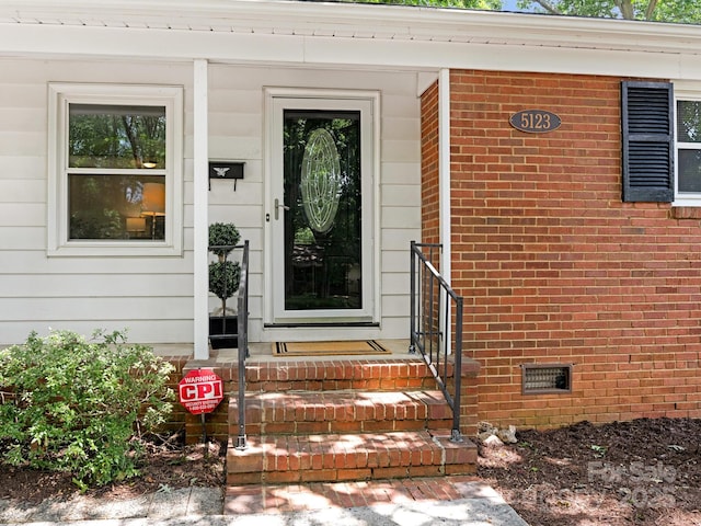 5123 Glenham Dr, Charlotte, NC 28210 - entrance to property with crawl space and brick siding