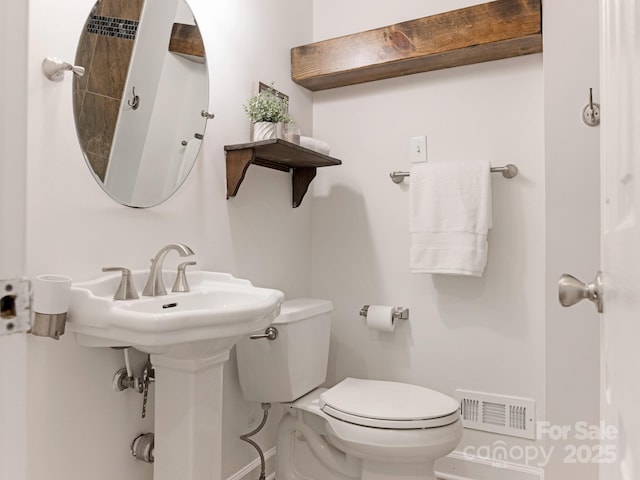 5123 Glenham Dr, Charlotte, NC 28210 - bathroom featuring toilet and baseboards