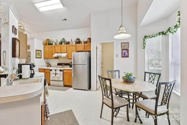 11100 Scrimshaw Ln, Charlotte, NC 28215 - dining room featuring light flooring