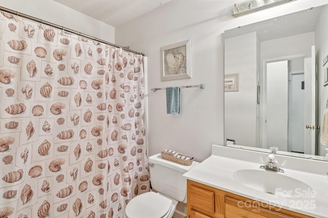 11100 Scrimshaw Ln, Charlotte, NC 28215 - full bathroom featuring vanity and curtained shower