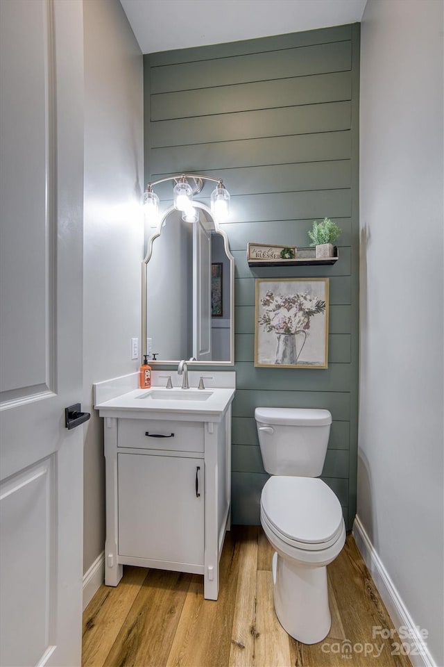 2545 10th Street Ct NE, Hickory, NC 28601 - bathroom featuring vanity and wood finished floors