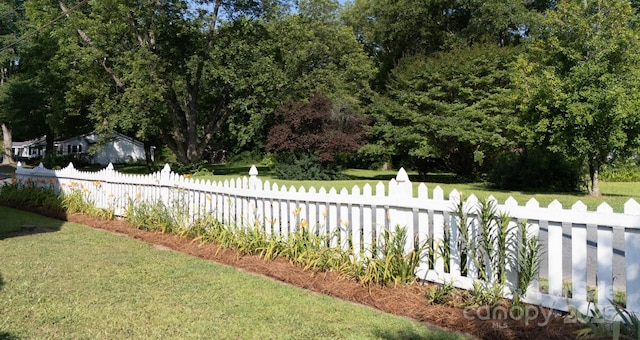 221 Kings Mountain St, Clover, SC 29710 - view of yard