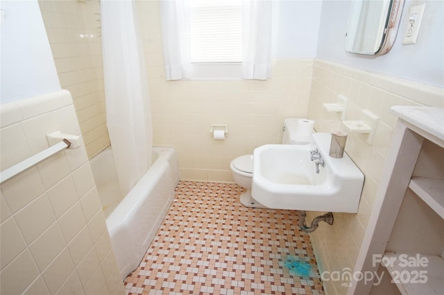 1400 Central Dr, Kannapolis, NC 28083 - full bath with tile walls, shower / tub combo, and wainscoting