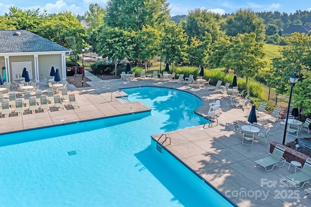 17203 Summers Walk Blvd, Davidson, NC 28036 - community pool with a patio area