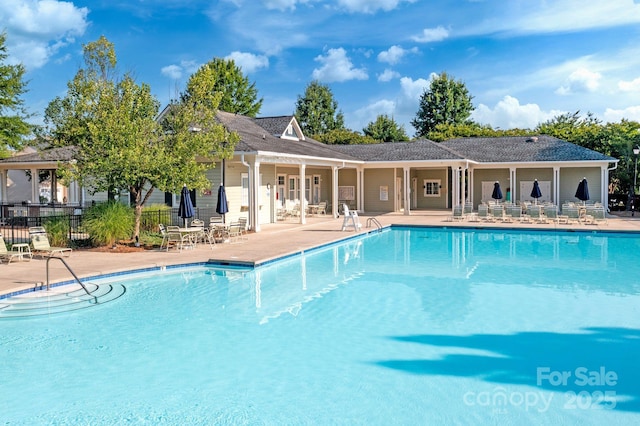 17203 Summers Walk Blvd, Davidson, NC 28036 - community pool with a patio area