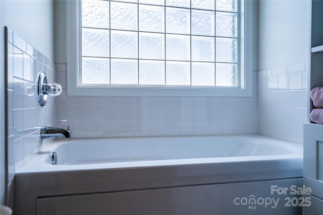2218 Wednesbury Ct, Kannapolis, NC 28083 - bathroom featuring a garden tub