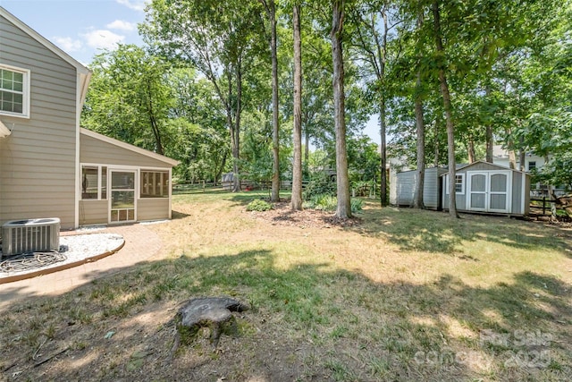 3106 Windstream Ct, Charlotte, NC 28210 - view of yard with a shed