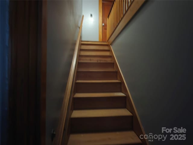 7335 US Highway 52, Salisbury, NC 28146 - view of stairway