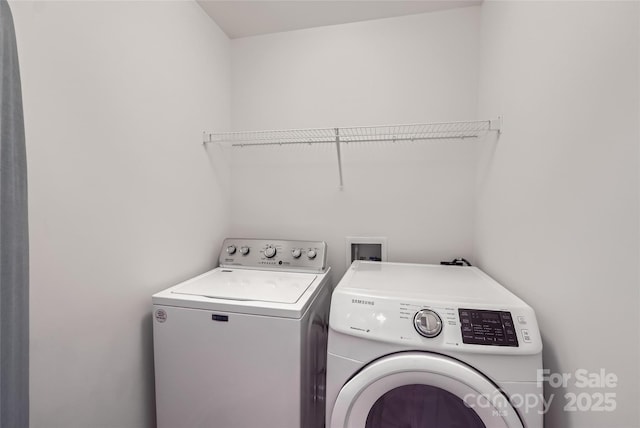 1727 Evergreen Dr, Charlotte, NC 28208 - laundry area featuring separate washer and dryer