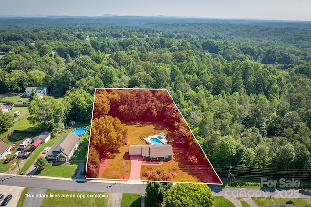 207 Valdese Dr, Morganton, NC 28655 - aerial overview of property's location with a forest and property boundaries highlighted