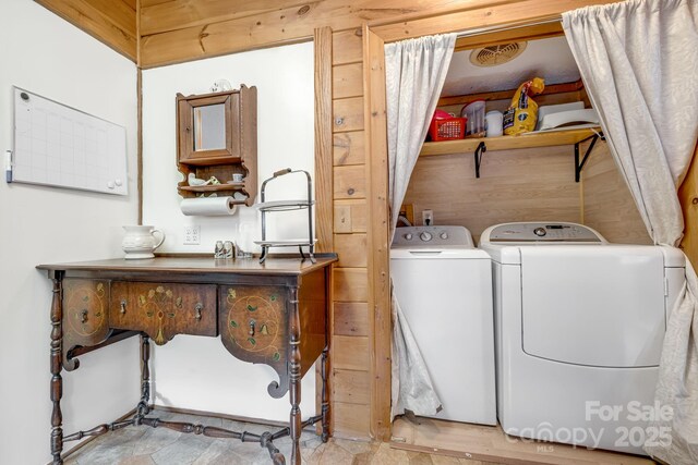 19 Timbers Edge Ln, Fairview, NC 28730 - laundry room featuring washing machine and clothes dryer