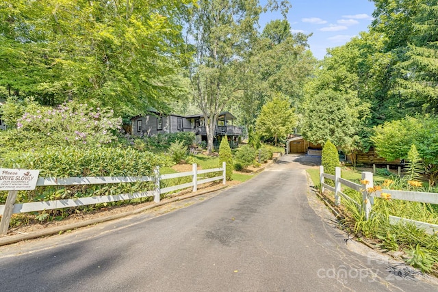 19 Timbers Edge Ln, Fairview, NC 28730 - view of asphalt driveway