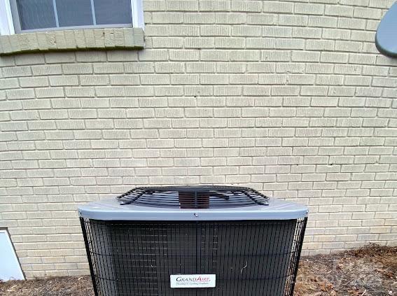104 Edison St, Kings Mountain, NC 28086 - exterior view of a central AC unit