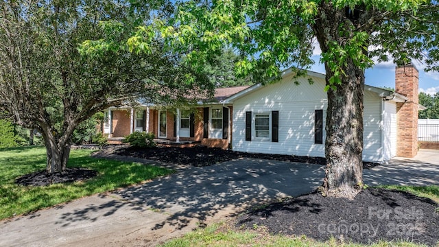 2596 Sweetbriar Cir, Lenoir, NC 28645 - photo 2