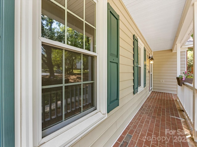 4601 Bournewood Ln, Charlotte, NC 28226 - view of covered porch