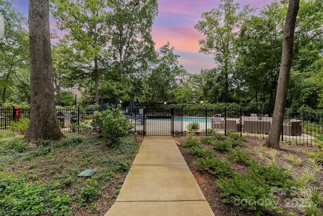 830 Cherokee Rd, Charlotte, NC 28207 - photo 29